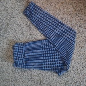 Patterned LuLaRoe purple leggings